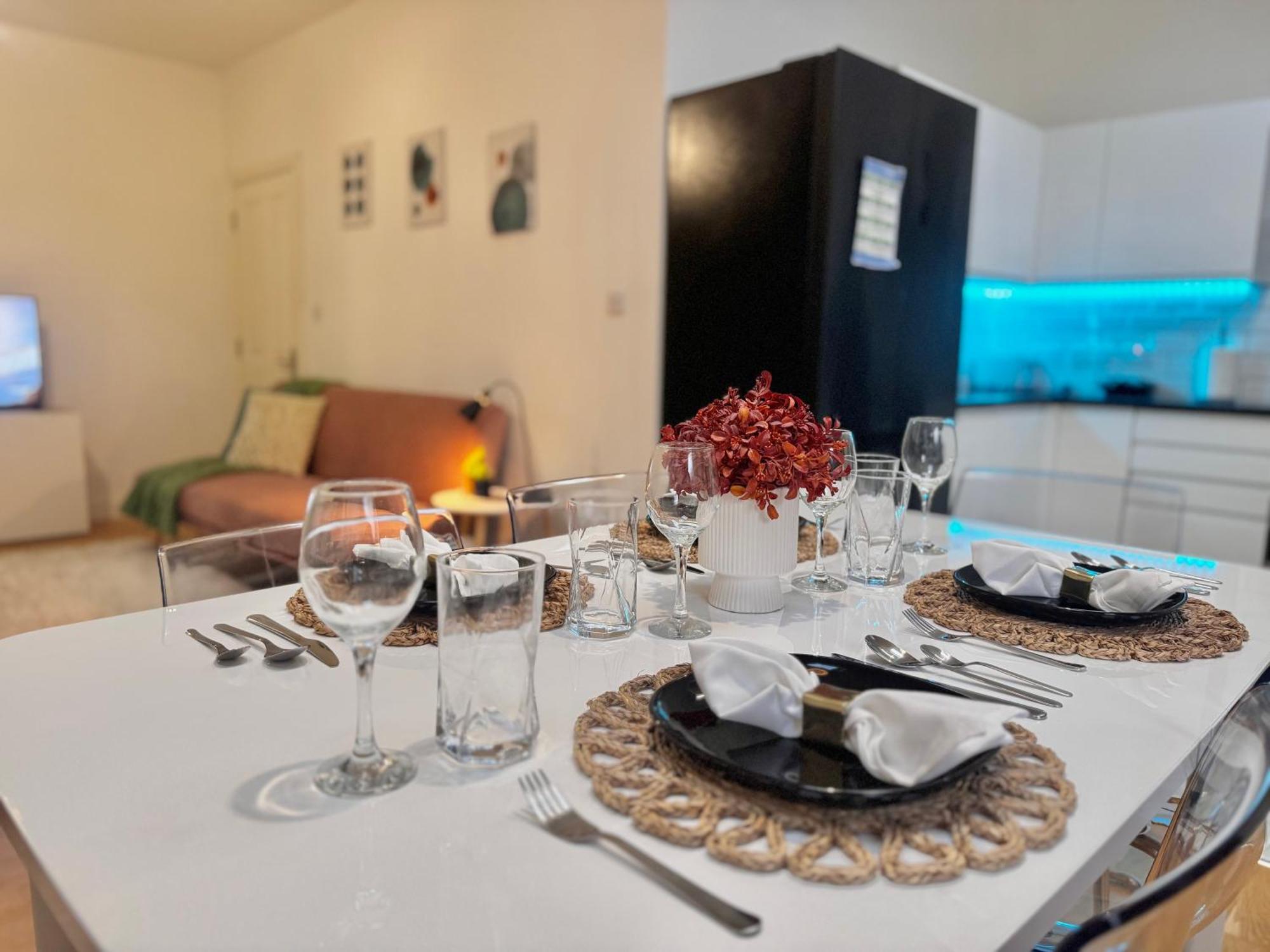 Modern 1-Bed Apt 30Min To Central London & Parking Exterior photo