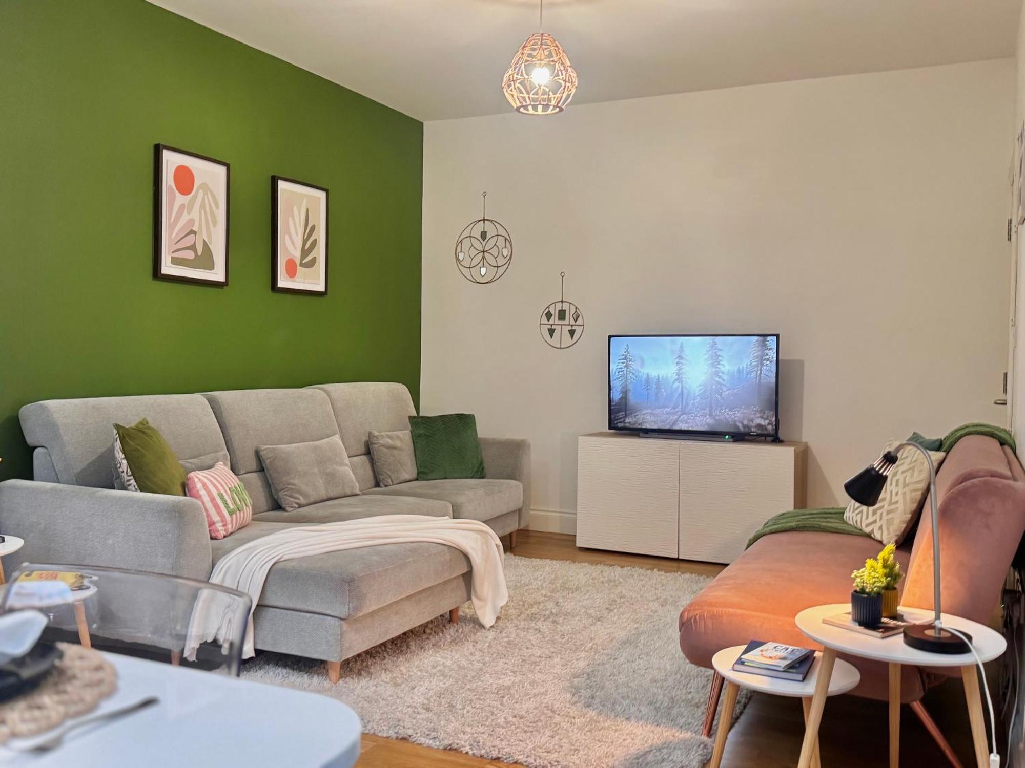 Modern 1-Bed Apt 30Min To Central London & Parking Exterior photo