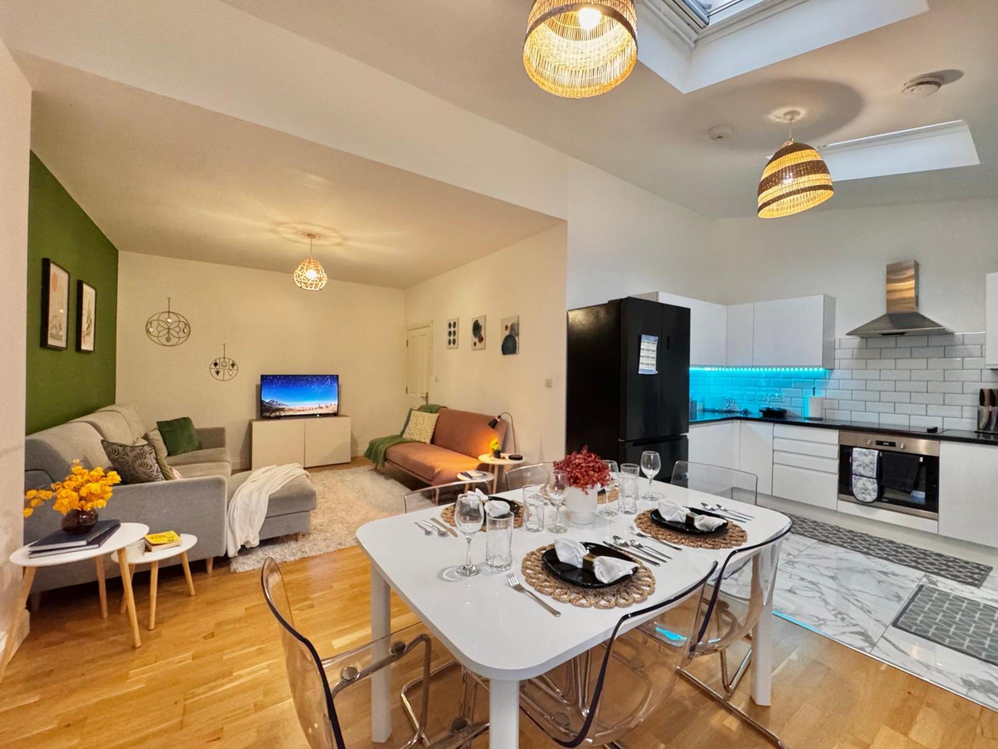 Modern 1-Bed Apt 30Min To Central London & Parking Exterior photo