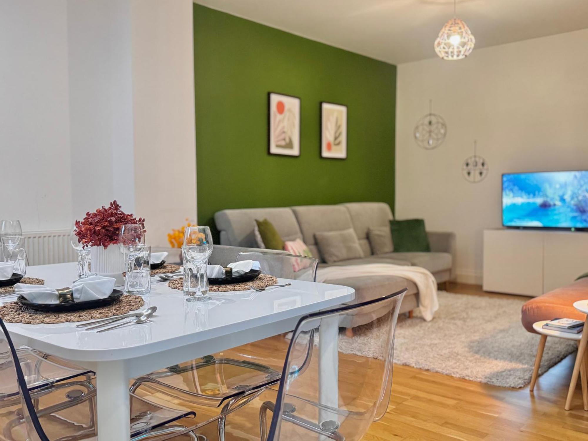 Modern 1-Bed Apt 30Min To Central London & Parking Exterior photo